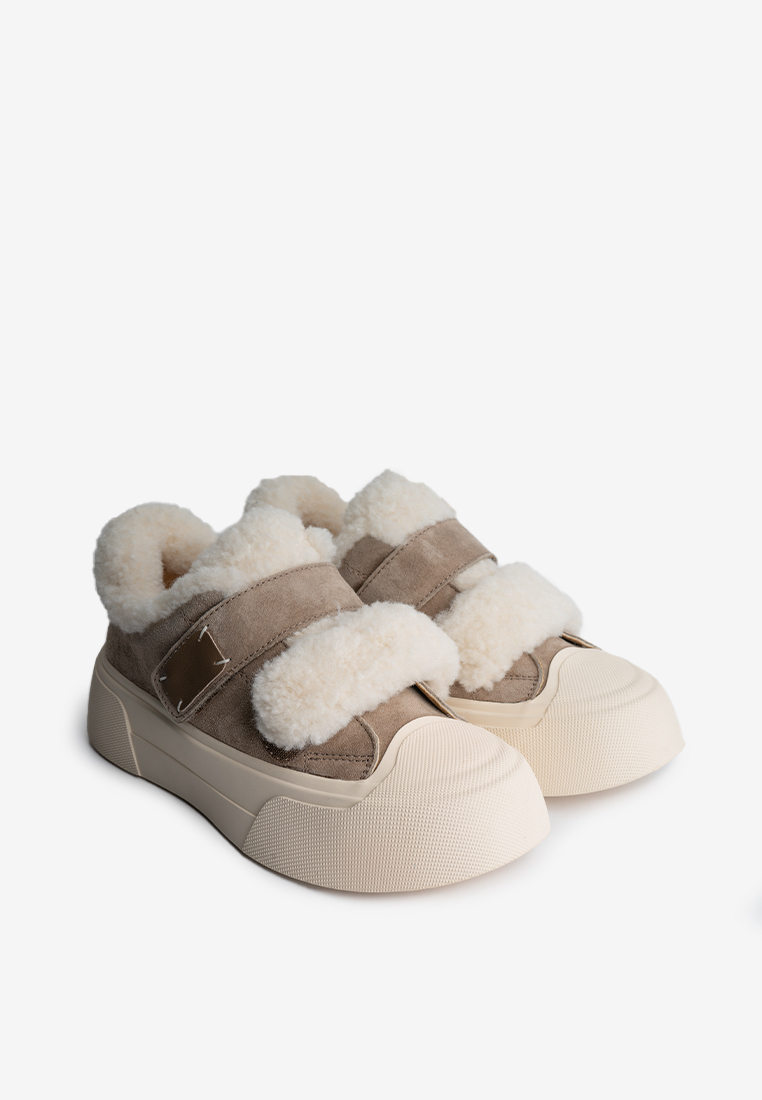 Кеди з хутром жіночі