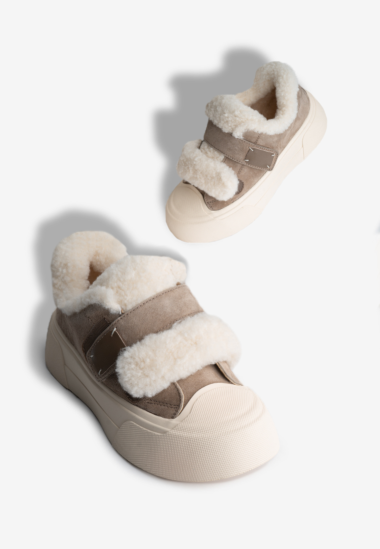 Кеди з хутром жіночі