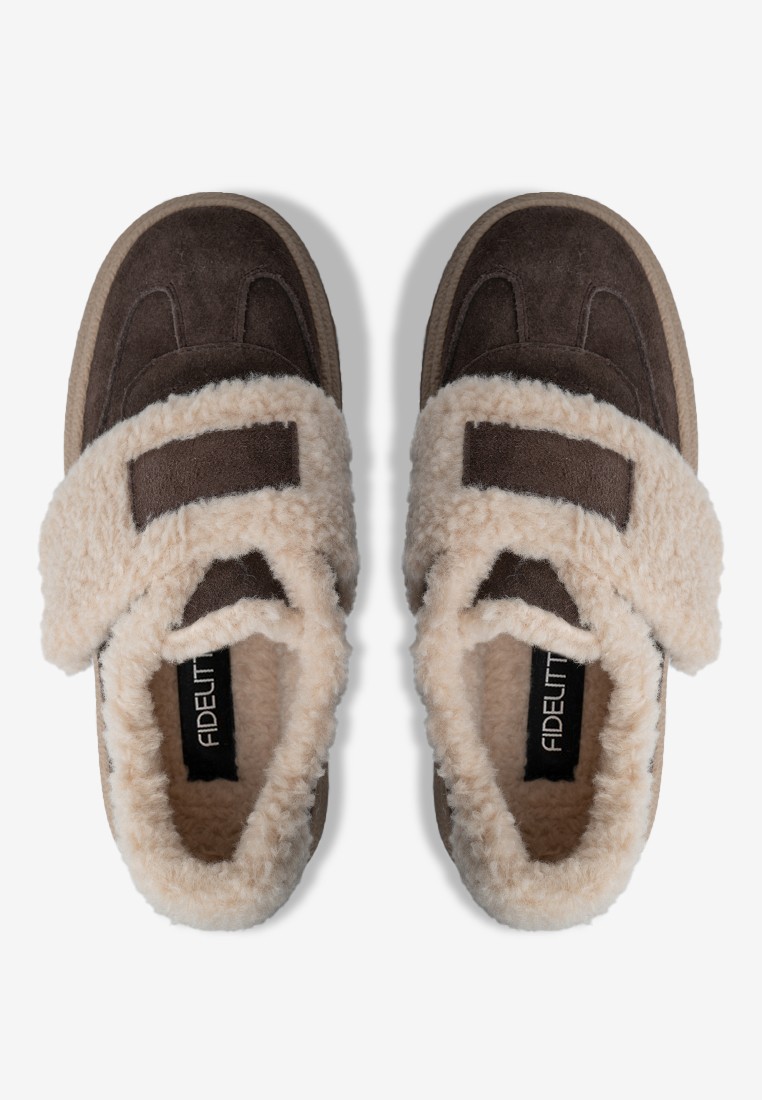 Кеди з хутром жіночі