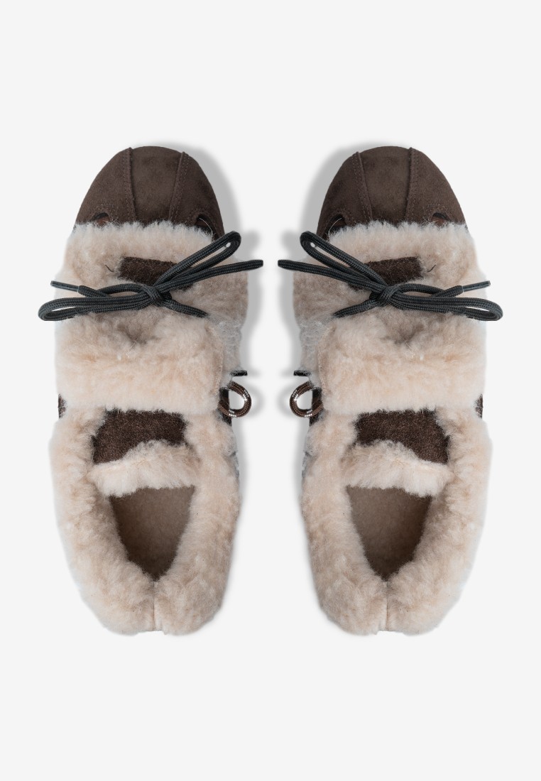 Кеди з хутром жіночі