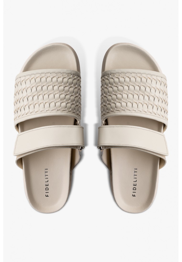 Шльопанці шкіряні жіночі