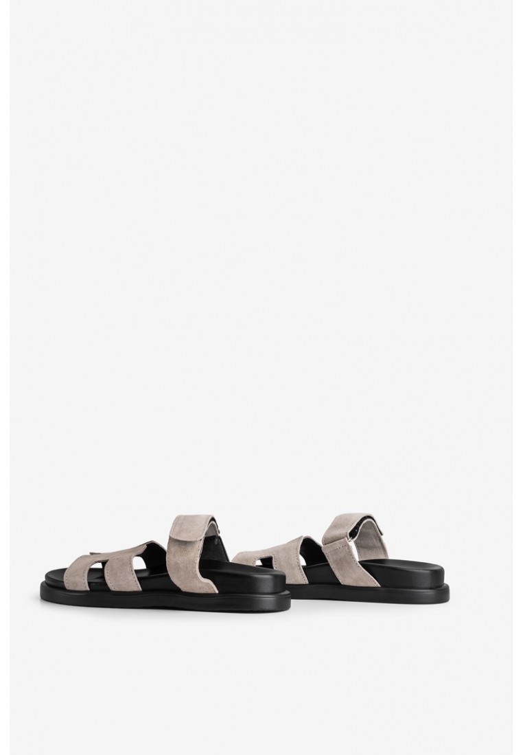 Шльопанці шкіряні жіночі