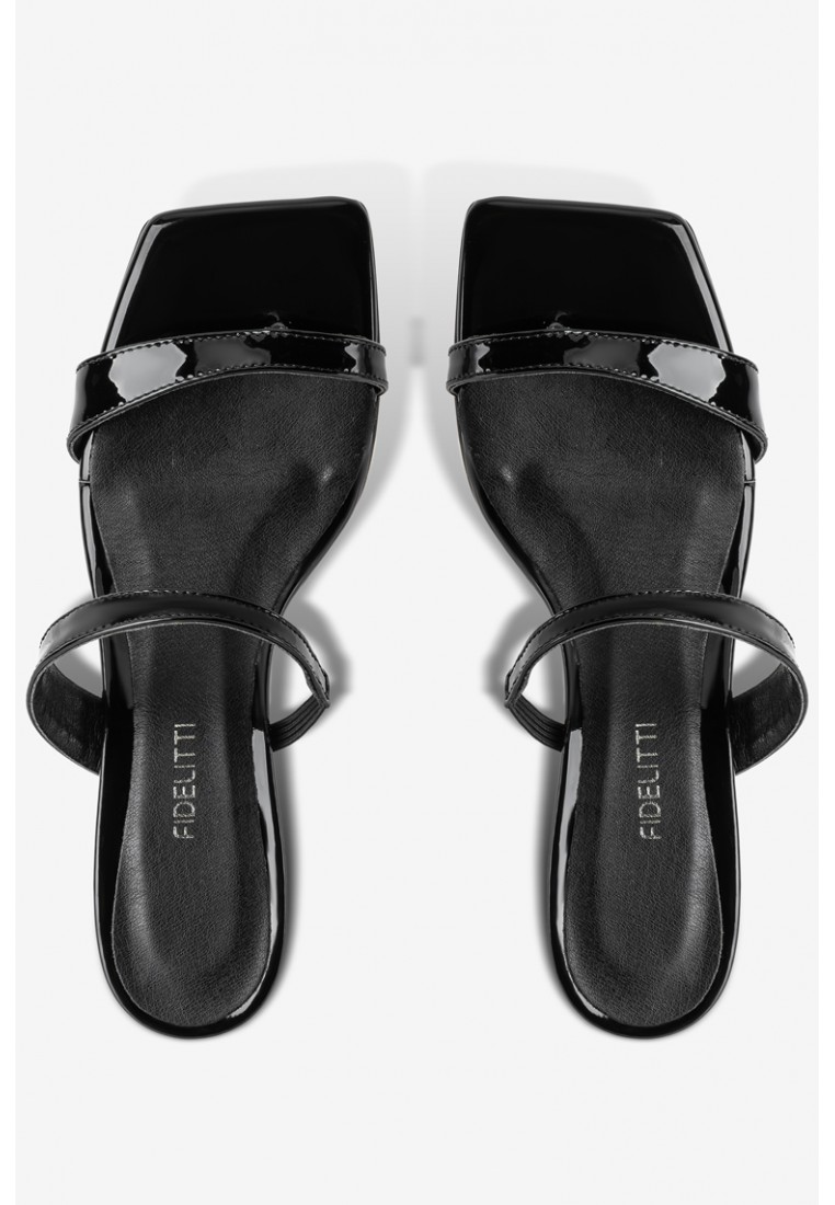 Босоніжки шкіряні жіночі