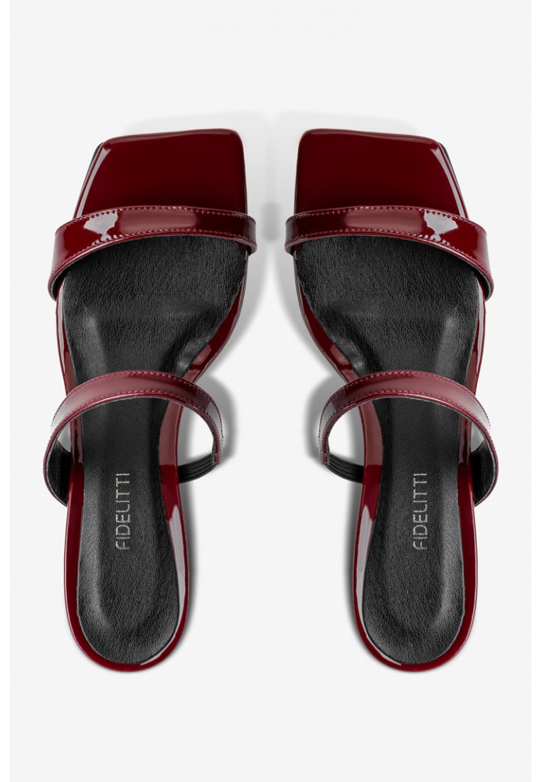 Босоніжки шкіряні жіночі