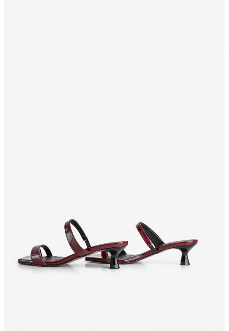 Босоніжки шкіряні жіночі