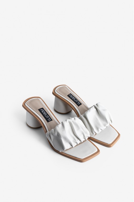 Босоніжки шкіряні жіночі Fidelitti