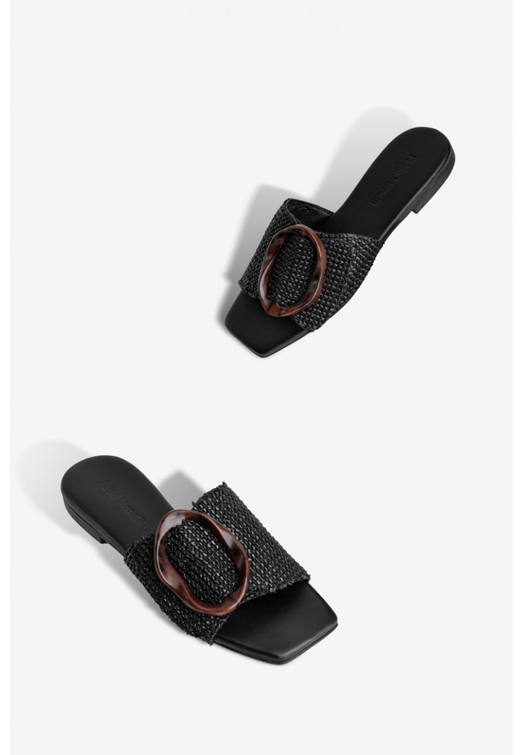 Шльопанці шкіряні жіночі