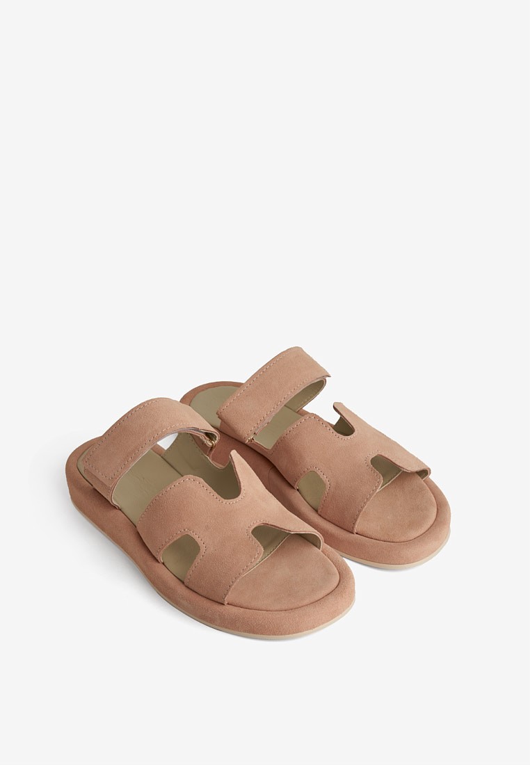 Шльопанці шкіряні жіночі