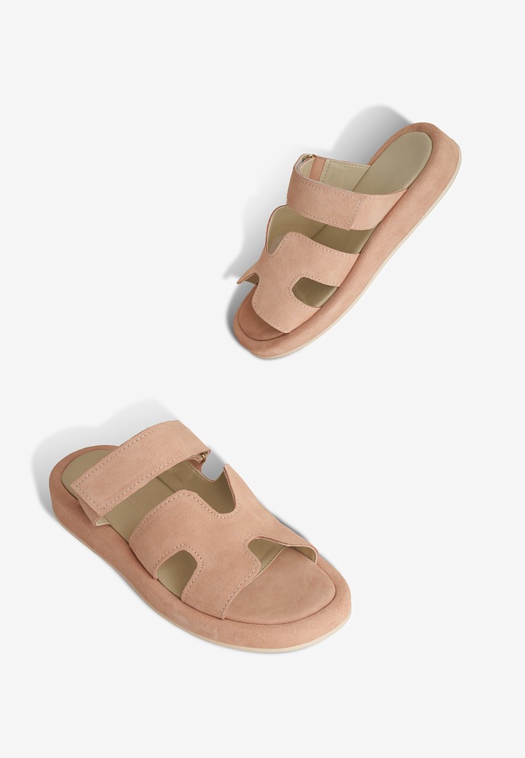 Шльопанці шкіряні жіночі