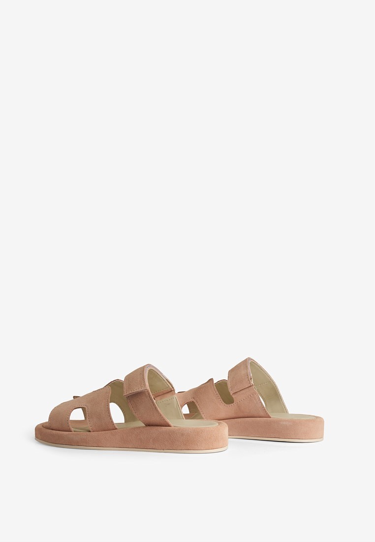 Шльопанці шкіряні жіночі